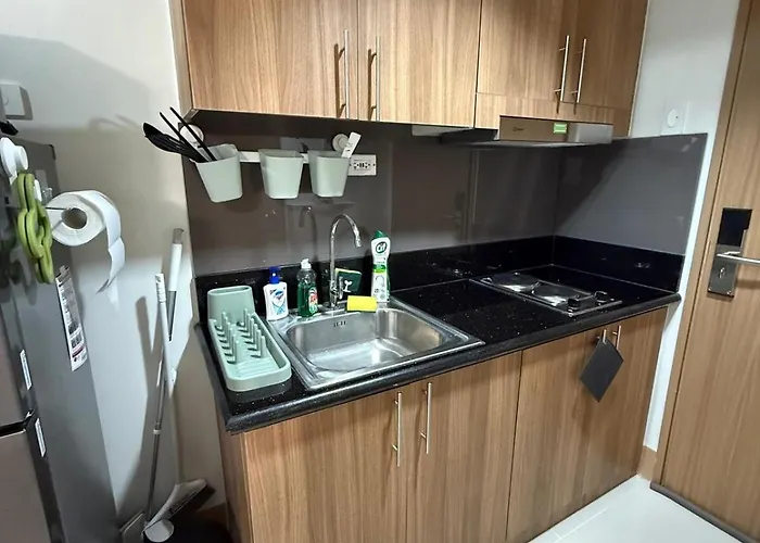 Condotel 1br W Balcony At Moa Smdc Shore3 T1 *